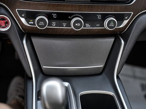 Used 2019 Honda Accord EX-L image 17