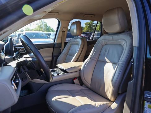 Used 2020 Lincoln Aviator Reserve w/ Elements Package Plus RWD image 32