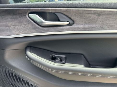 New 2026 Jeep Grand Cherokee Limited RWD image 35