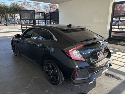 Used 2019 Honda Civic EX image 4