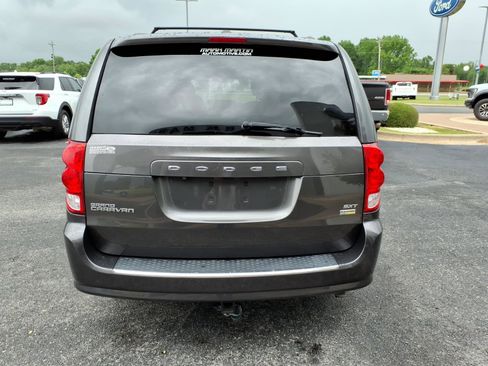 Used 2019 Dodge Grand Caravan SXT FWD image 4