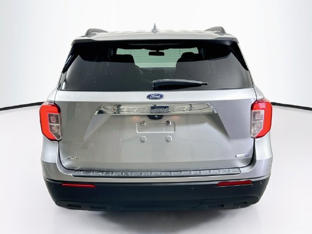 Used 2020 Ford Explorer XLT w/ Comfort Package AWD/4WD image 7