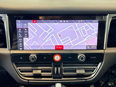 Used 2025 Porsche Macan image 16