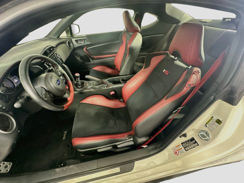 Used 2018 Subaru BRZ tS RWD image 13