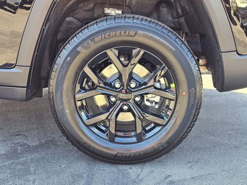 New 2026 Jeep Grand Cherokee Altitude AWD/4WD image 9