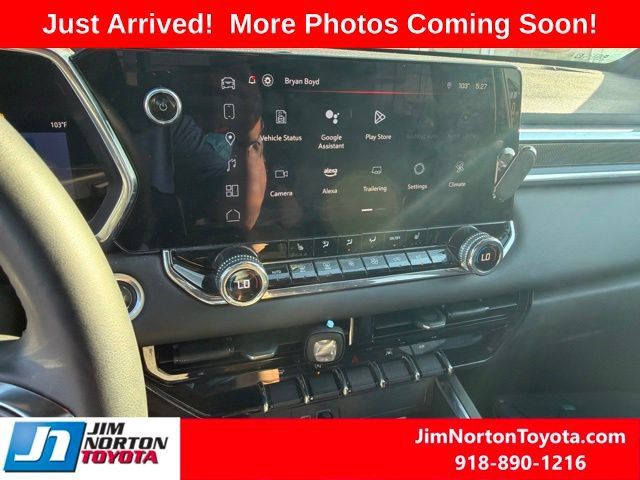 Used 2024 GMC Canyon Elevation w/ Convenience Package RWD image 11