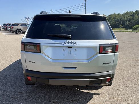 New 2026 Jeep Cherokee Laredo w/ MOPAR Finishing Package AWD/4WD image 4