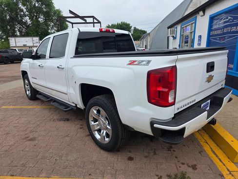 Used 2017 Chevrolet Silverado 1500 LTZ Z71 w/ LTZ Plus Package AWD/4WD image 8