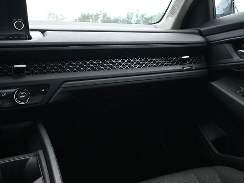 Used 2023 Honda Accord EX image 8