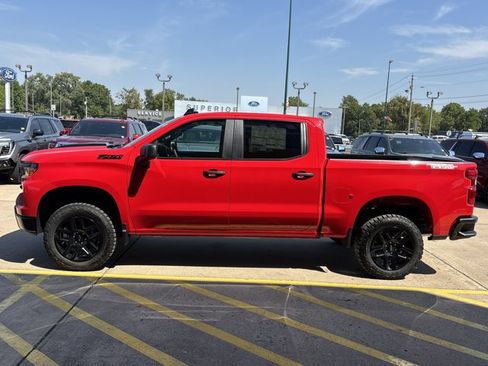 New 2026 Chevrolet Silverado 1500 Custom Trail Boss w/ LPO, Dark Essentials Package AWD/4WD image 8