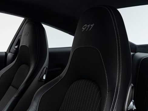 Used 2018 Porsche 911 Carrera image 17