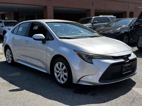 Used 2024 Toyota Corolla LE FWD image 1