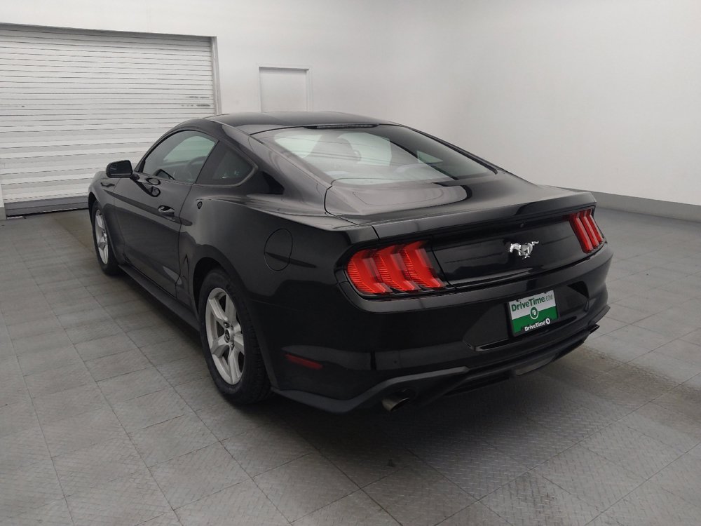 Used 2018 Ford Mustang Coupe RWD image 5