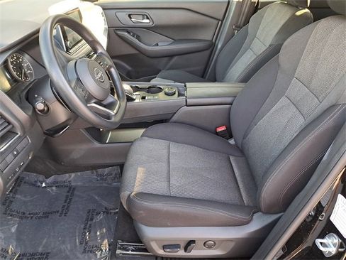 Used 2024 Nissan Rogue SV image 17
