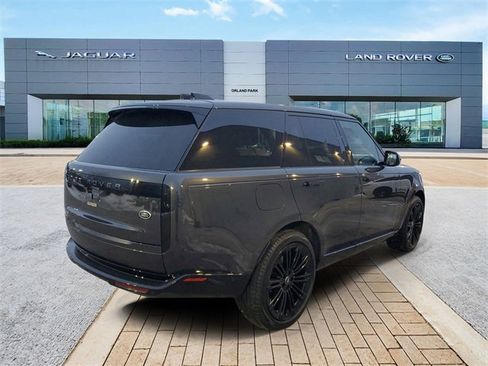 Used 2023 Land Rover Range Rover SE image 5