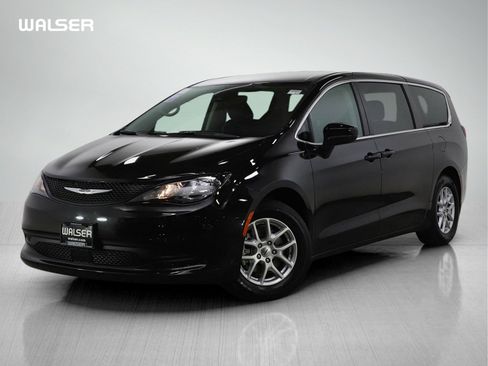 Used 2024 Chrysler Voyager LX image 1