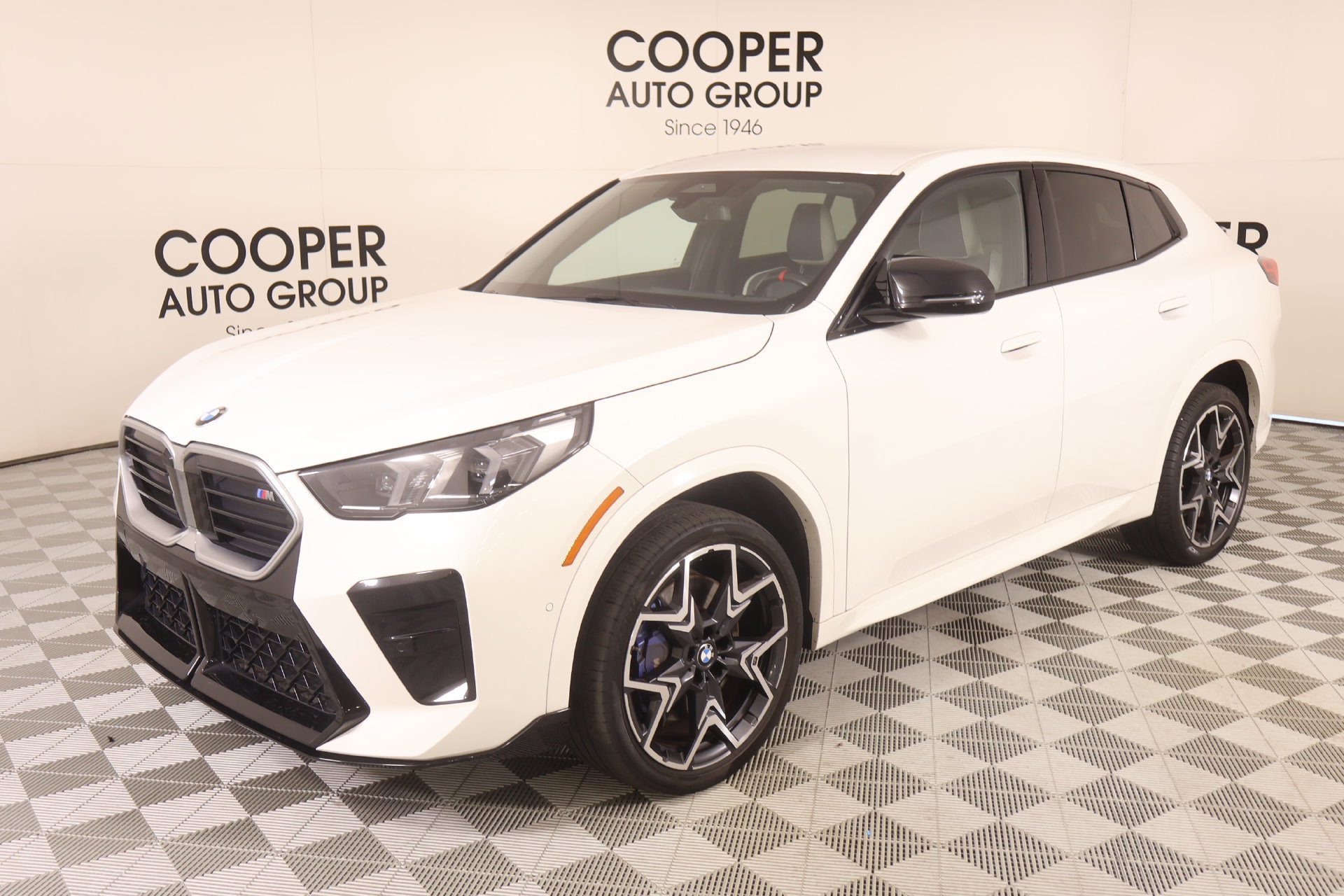 Used 2024 BMW X2 M35i AWD/4WD image 11