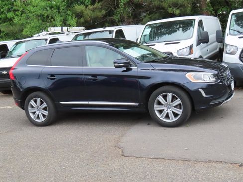 Used 2017 Volvo XC60 T5 Inscription w/ Advanced Package AWD/4WD image 22