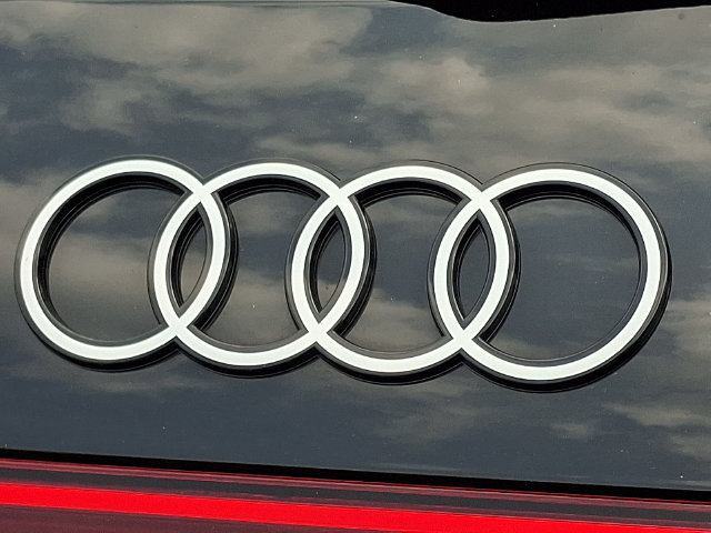 Used 2025 Audi Q5 Premium w/ Convenience Package AWD/4WD image 31