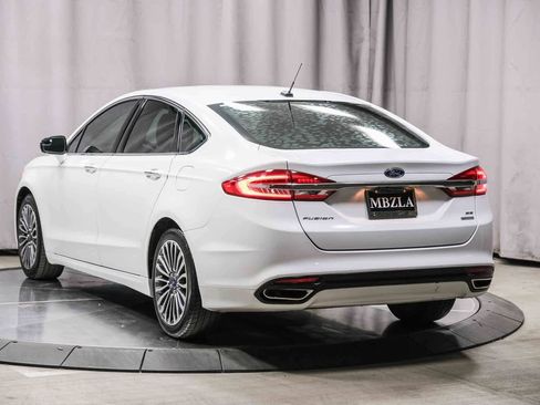 Used 2017 Ford Fusion SE image 2