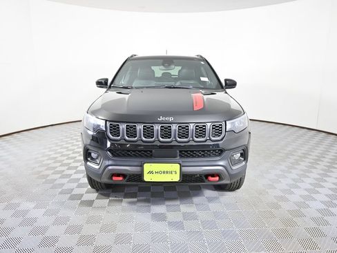 Used 2024 Jeep Compass Trailhawk AWD/4WD image 10