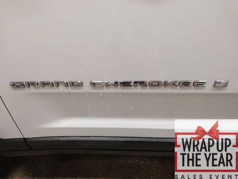 Used 2023 Jeep Grand Cherokee Limited w/ Luxury Tech Group II image 24