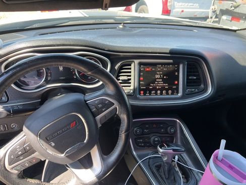 Used 2016 Dodge Challenger SXT Plus image 3