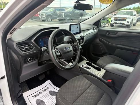 Used 2024 Ford Escape Active AWD/4WD image 3
