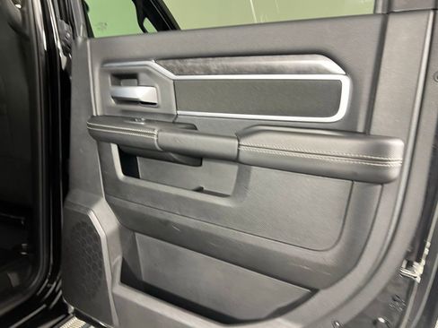 Used 2024 RAM 2500 Big Horn w/ Safety Group image 30