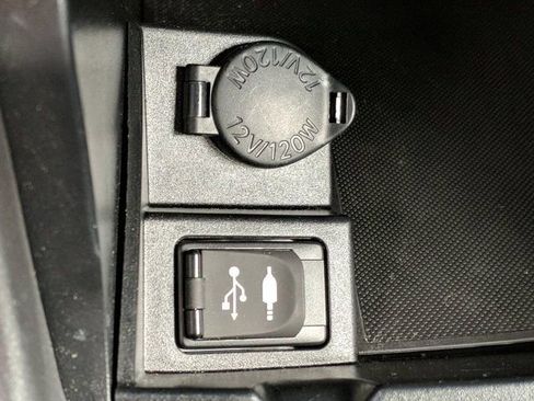 Used 2015 Toyota Camry LE image 20