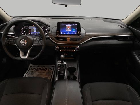 Certified 2025 Nissan Altima 2.5 SV FWD image 19