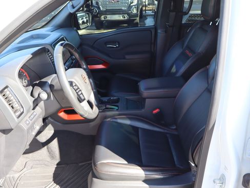 Used 2023 Nissan Frontier PRO-4X w/ Pro-4X Premium Package image 19