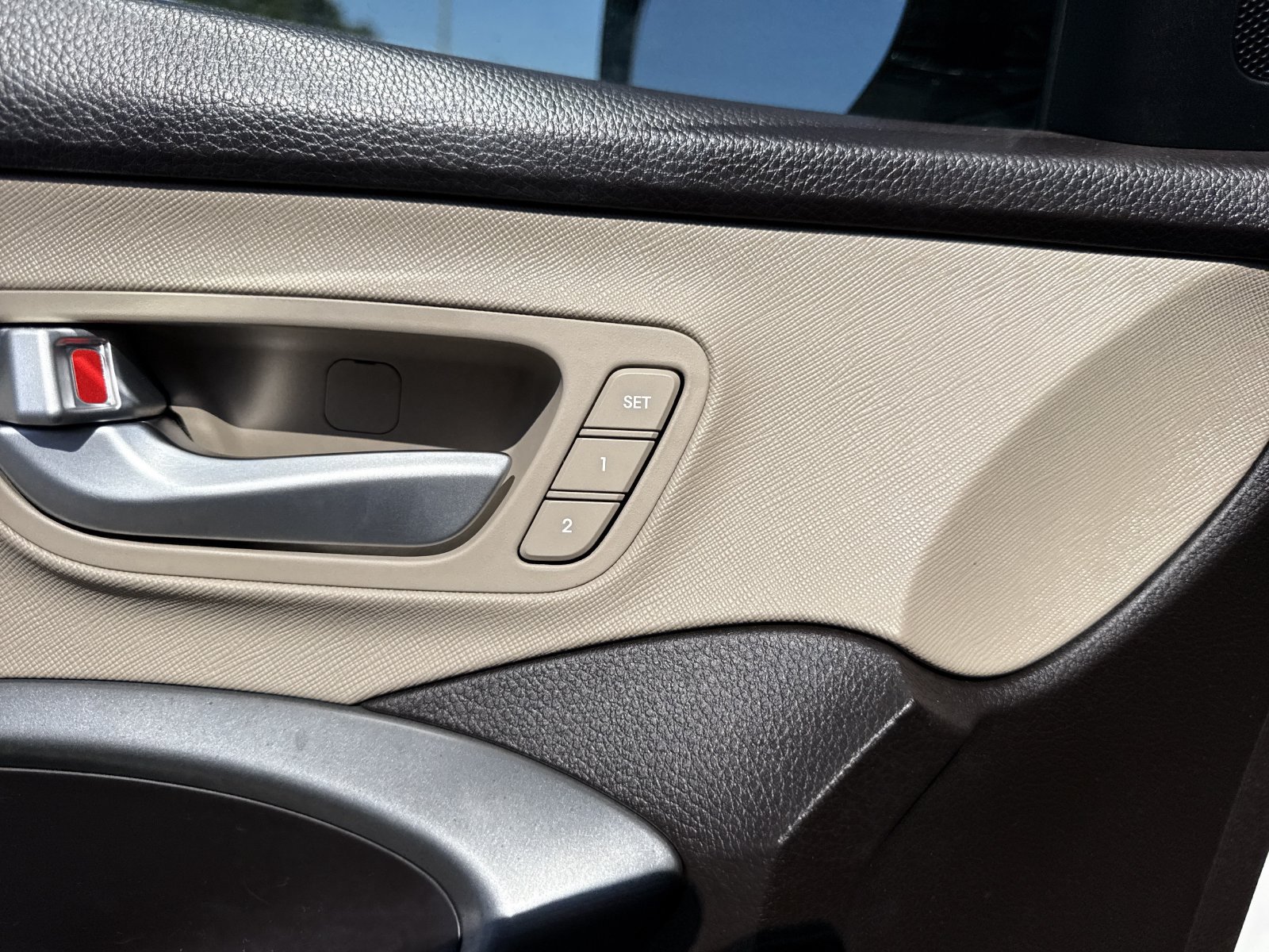 Used 2018 Hyundai Santa Fe Limited FWD image 21