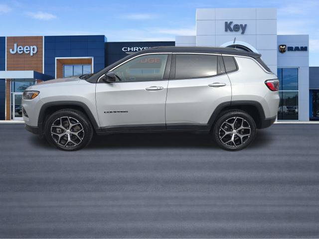 Used 2024 Jeep Compass Limited AWD/4WD image 4