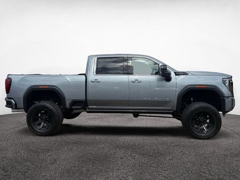 Used 2024 GMC Sierra 2500 Denali Ultimate AWD/4WD image 6