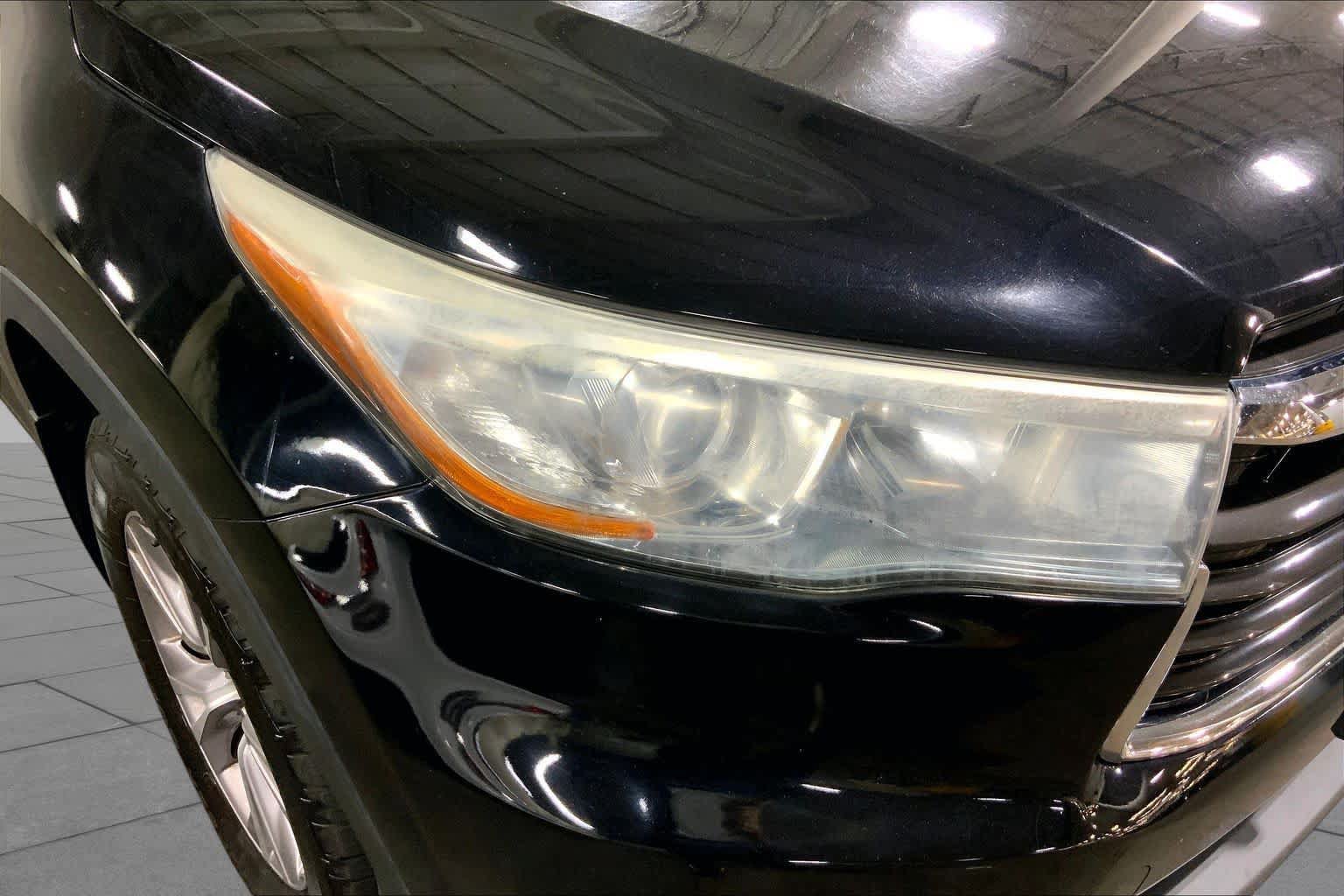 Used 2015 Toyota Highlander XLE AWD/4WD image 28