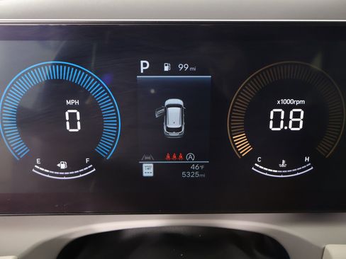 Certified 2025 Hyundai Tucson SE image 4