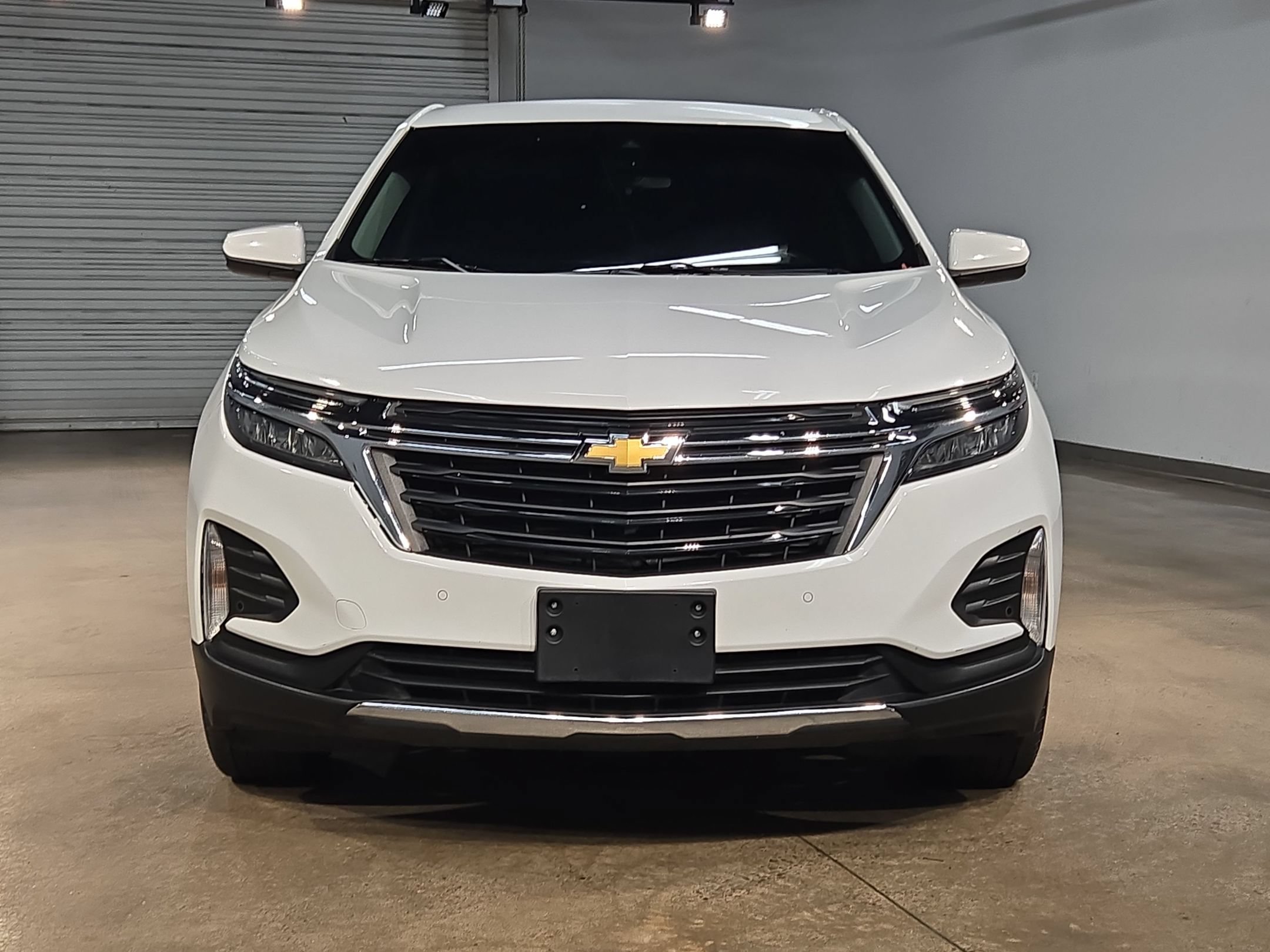 Used 2024 Chevrolet Equinox LT AWD/4WD image 2