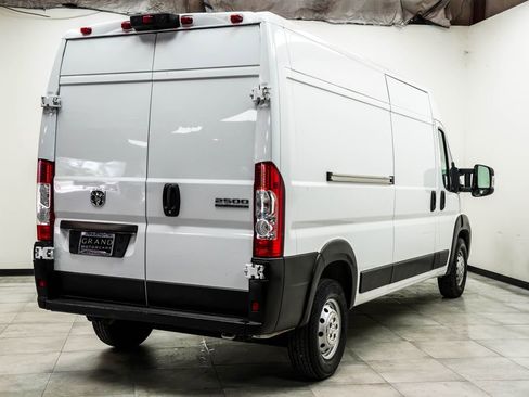 Used 2023 RAM ProMaster 2500 FWD image 12