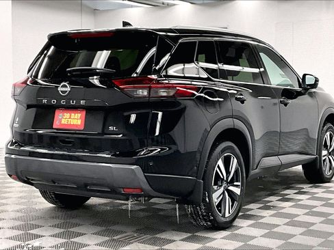 New 2025 Nissan Rogue SL FWD image 18