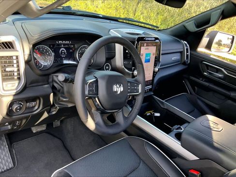 Used 2025 RAM 1500 Laramie w/ Laramie Southwest Edition image 16