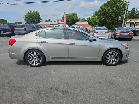Used 2014 Kia Cadenza Premium w/ Luxury Package FWD image 8