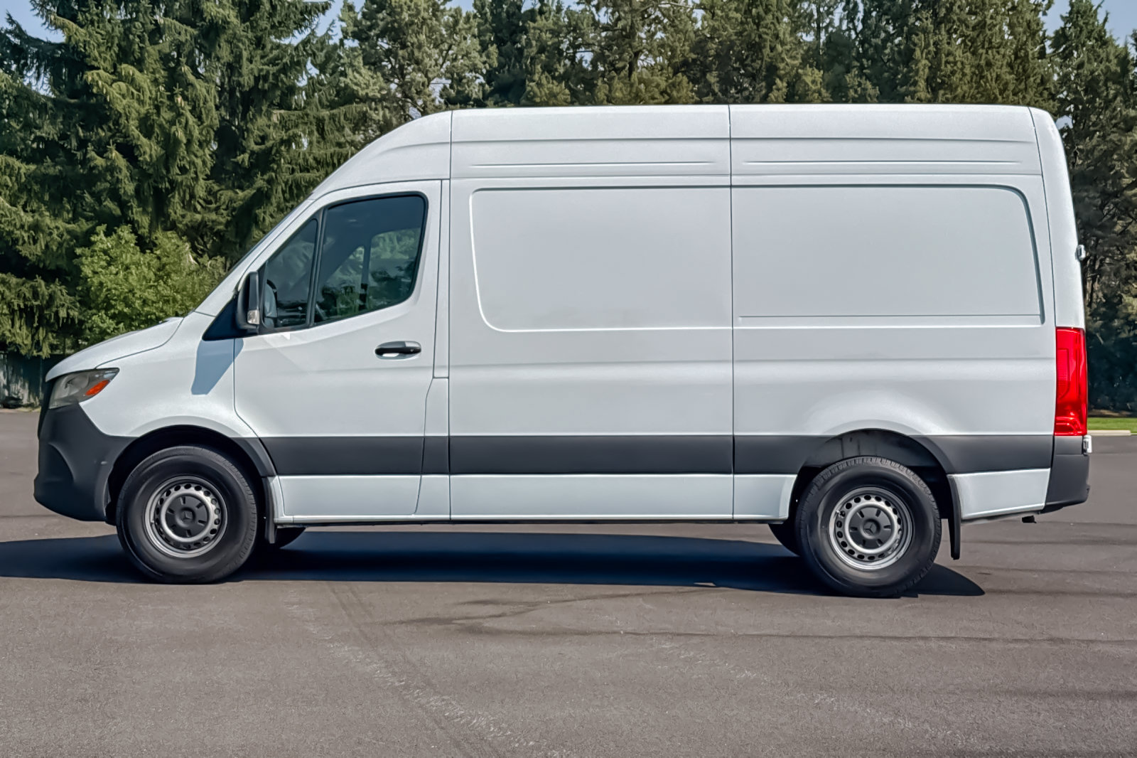 Used 2025 Mercedes-Benz Sprinter 2500 image 8