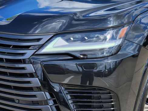 Used 2023 Lexus LX 600 4WD w/ Appearance Package image 9