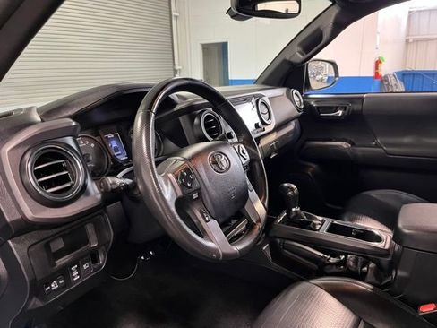 Used 2019 Toyota Tacoma TRD Off-Road AWD/4WD image 22