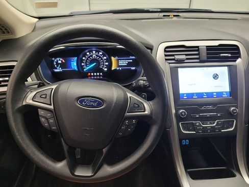 Used 2020 Ford Fusion SE image 22