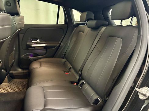 Used 2021 Mercedes-Benz GLA 250 4MATIC image 19