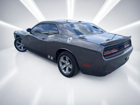 Used 2019 Dodge Challenger SXT RWD image 4