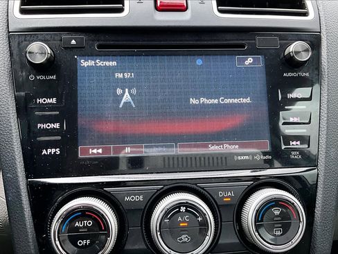 Used 2016 Subaru Forester 2.5i Touring image 32