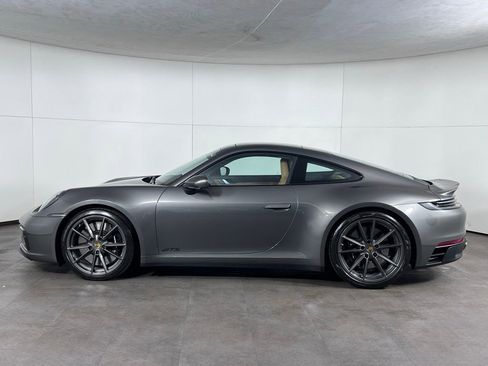 Used 2022 Porsche 911 Carrera 4 GTS AWD/4WD image 2